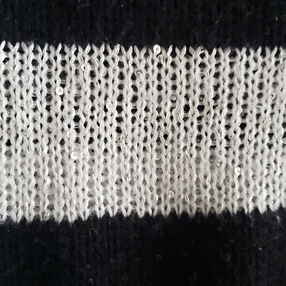 Black and White chunky stripe sweater - Picture 2 of 3